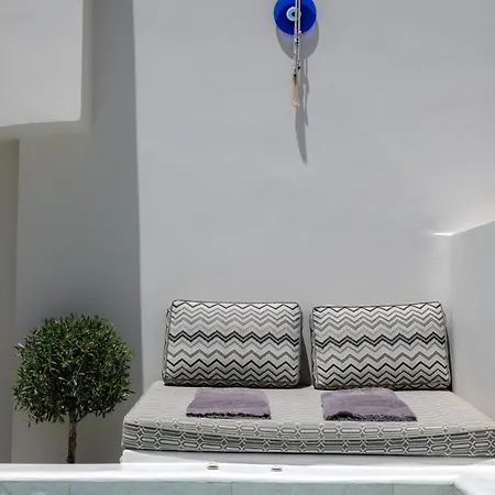 La Madeleine Bed & Breakfast Oia (Santorini)