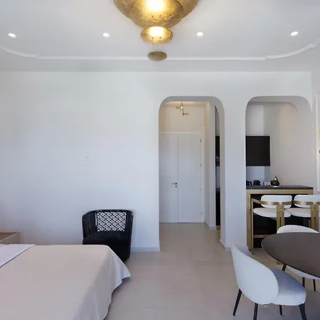 La Madeleine Bed & Breakfast Oia (Santorini)