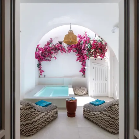 La Madeleine Oia (Santorini)