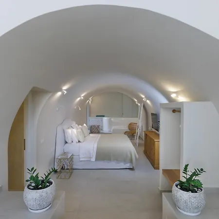 La Madeleine Oia (Santorini)