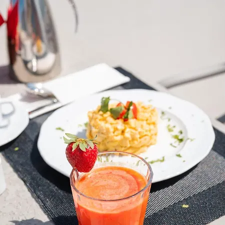 Oda ve Kahvaltı La Madeleine Oia