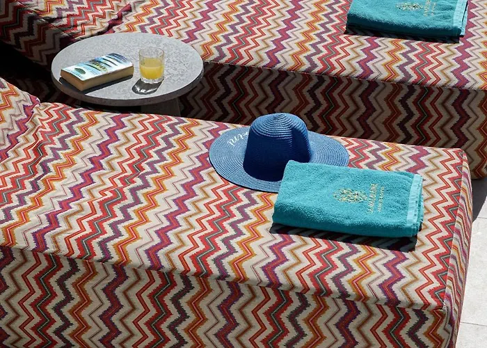 Alojamento de Acomodação e Pequeno-almoço La Madeleine 4*